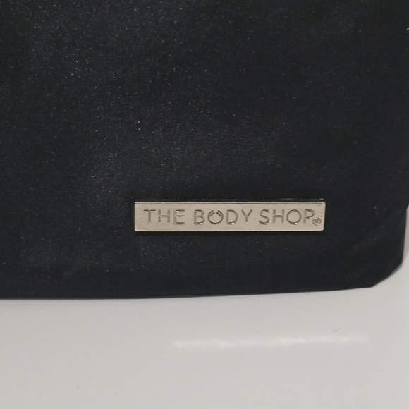 ⭐️40% Off⭐️ The Body Shop Vintage Train Case - Picture 14 of 14